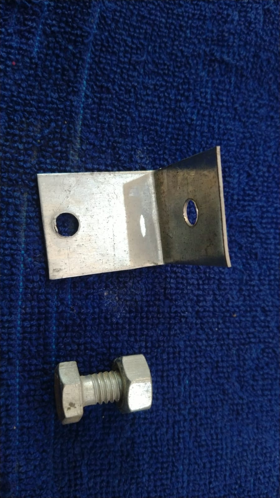 GI L-Angle Bracket with Bolt Nut